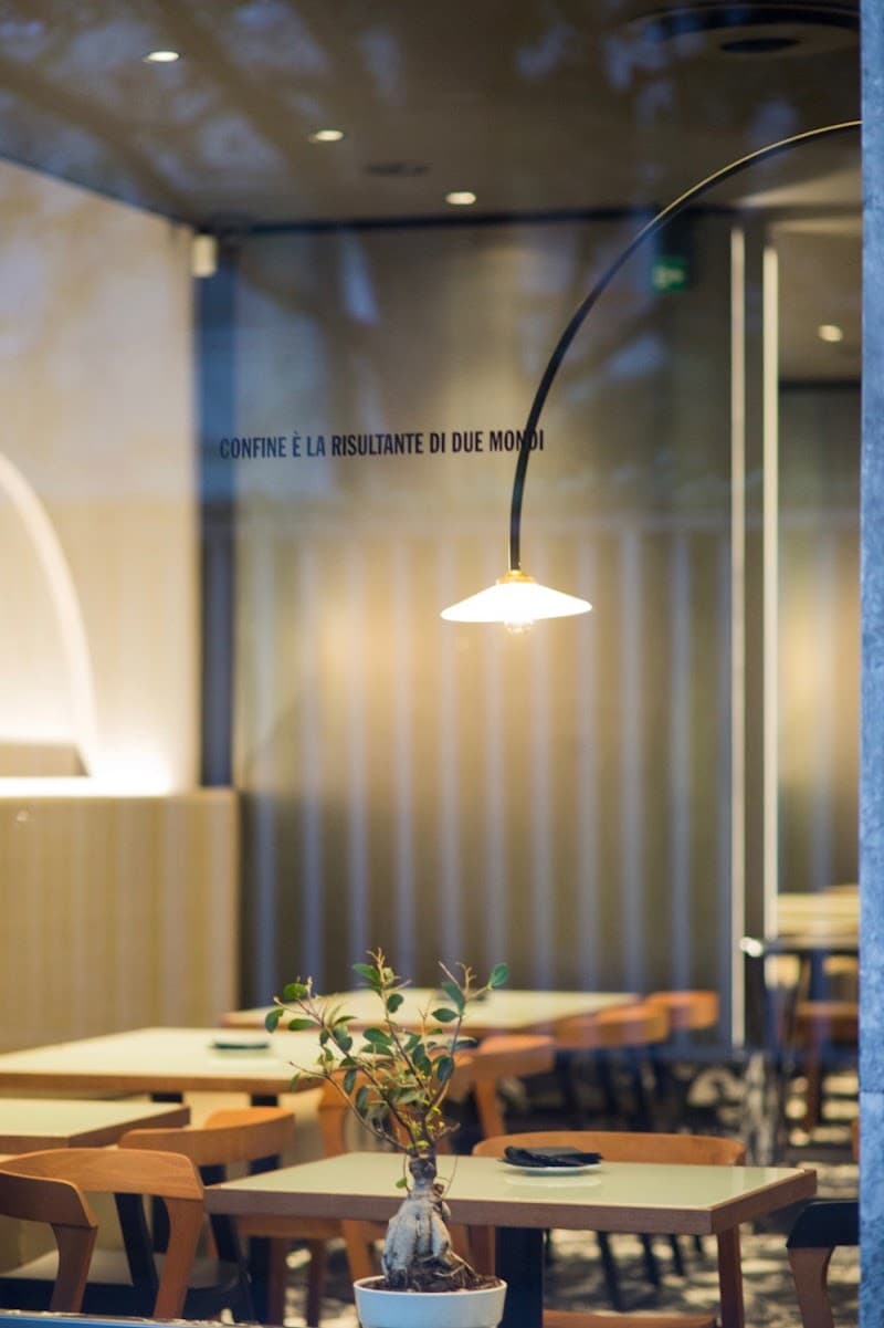 CONFINE - PIZZA E CANTINA